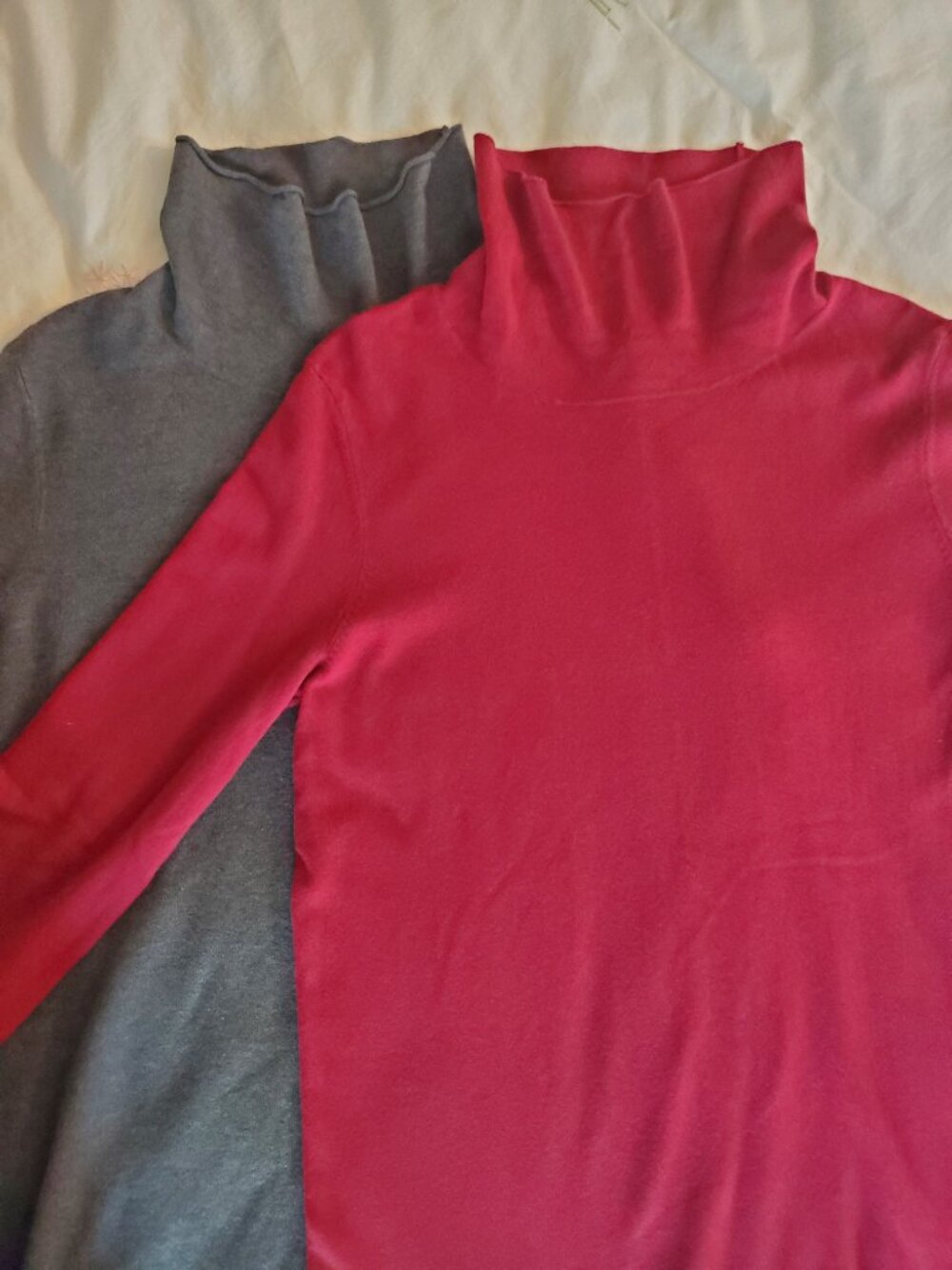 Lot of 2 - ii Sisters Long Sleeve Turtleneck Sweaters Red & Gray Size Large